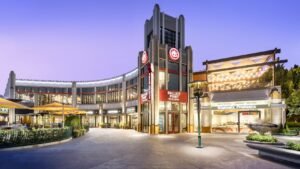 downtown disney evening disneyland restaurante Disneyland California